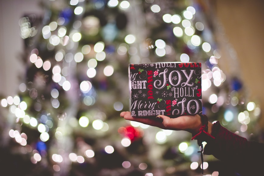 Event inspiration: Christmas Staff Party Ideas for Remote Teams - JUGS